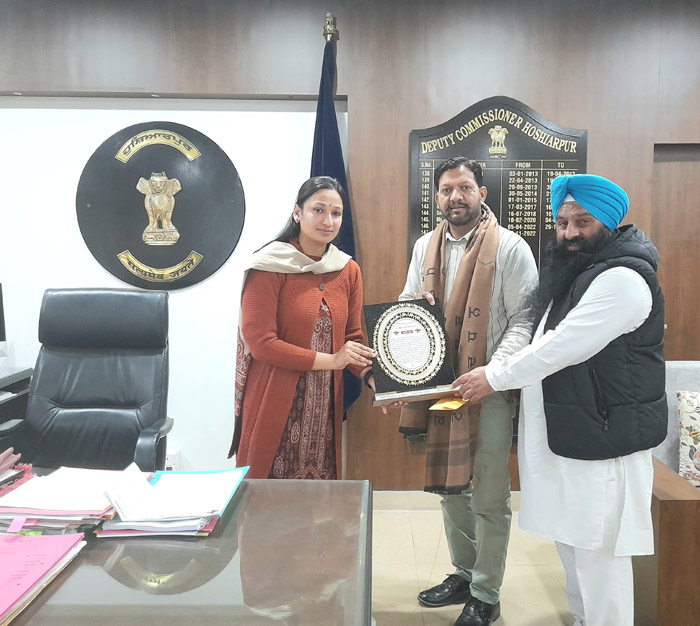 District Language Officer Dr. Jaswant Roy honored with 'Rag Sahitya Award'